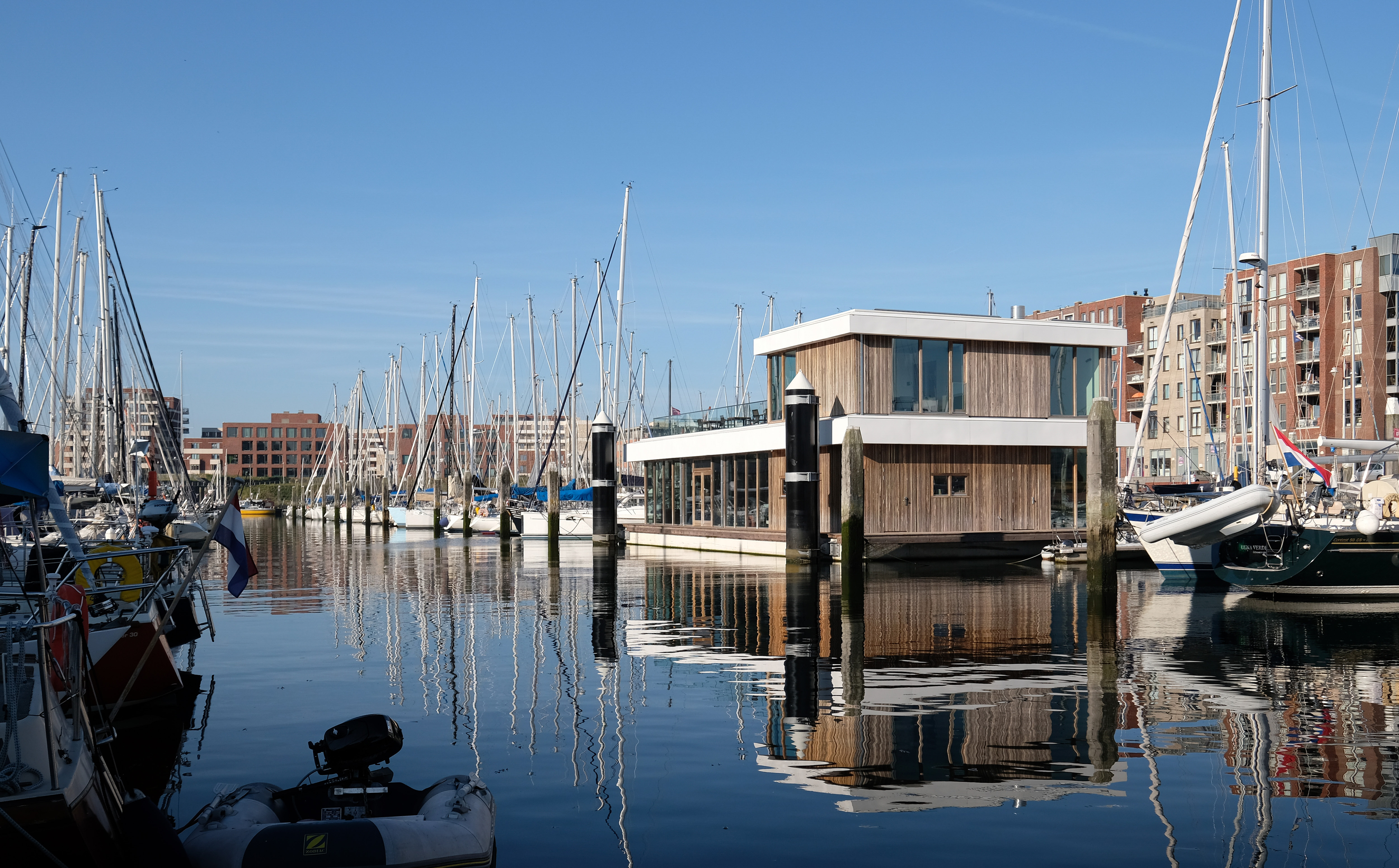 Drijvend Clubhuis � haven